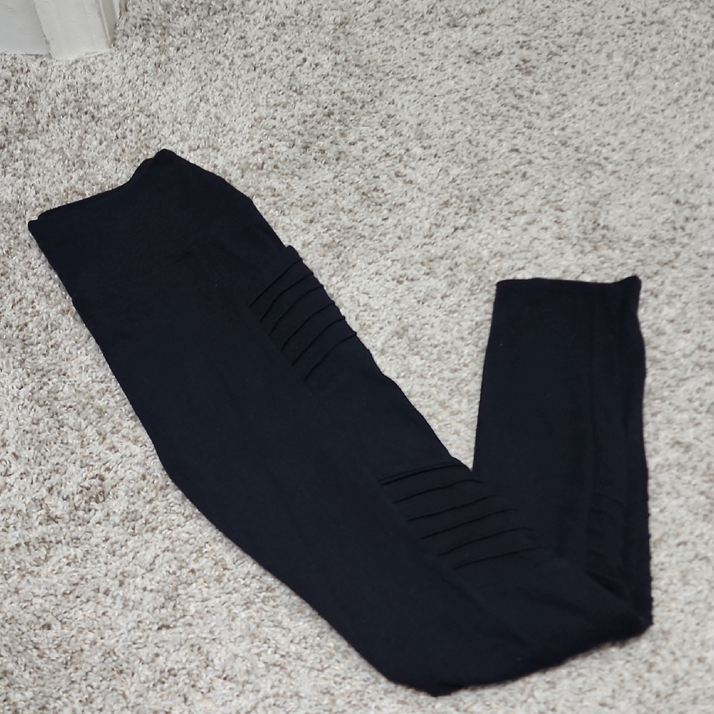 Black Leggings with Ribbed Detail